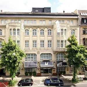 Leonardo Boutique Отель
